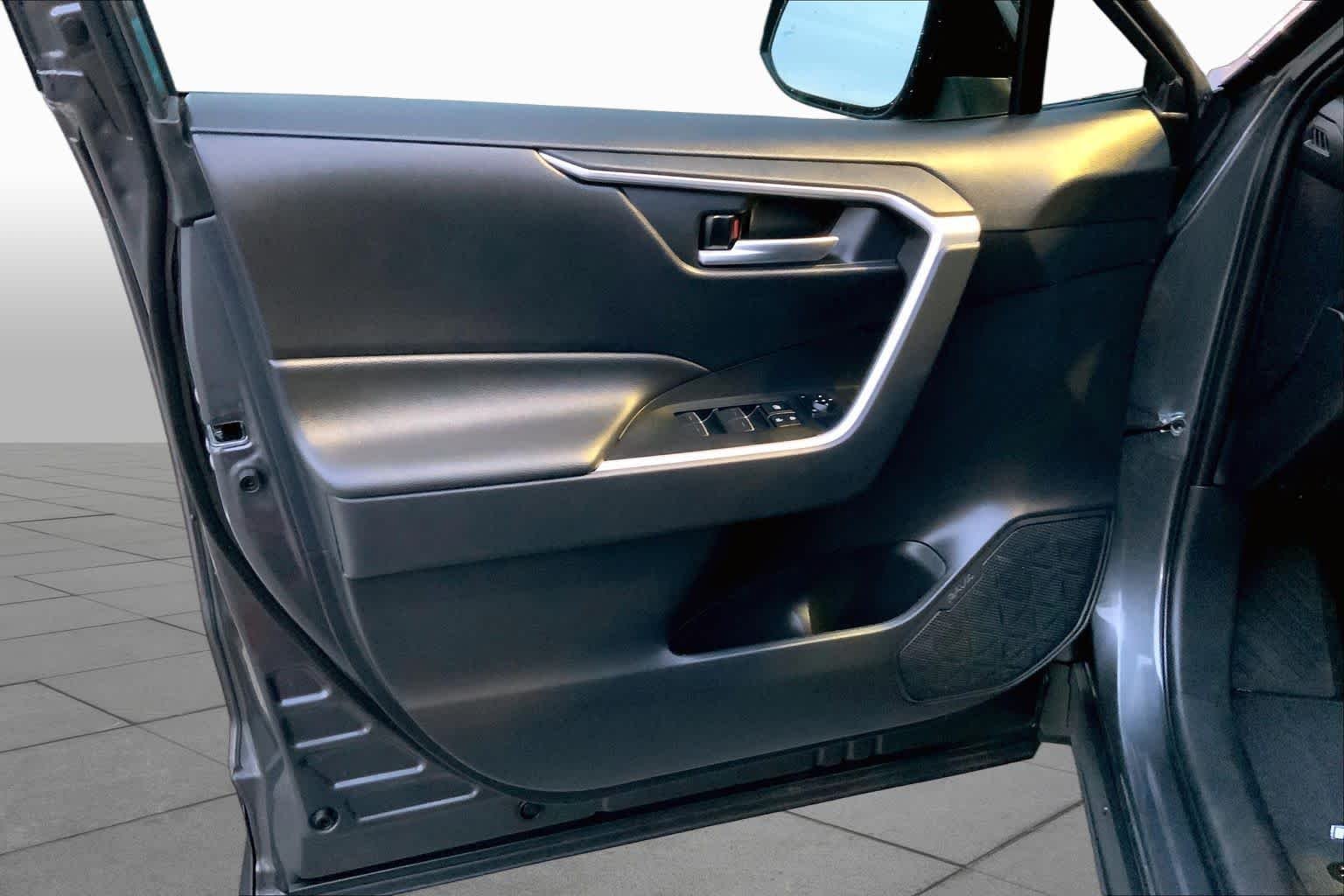 Used 2025 Magnetic Gray Metallic Toyota XLE Premium image 19