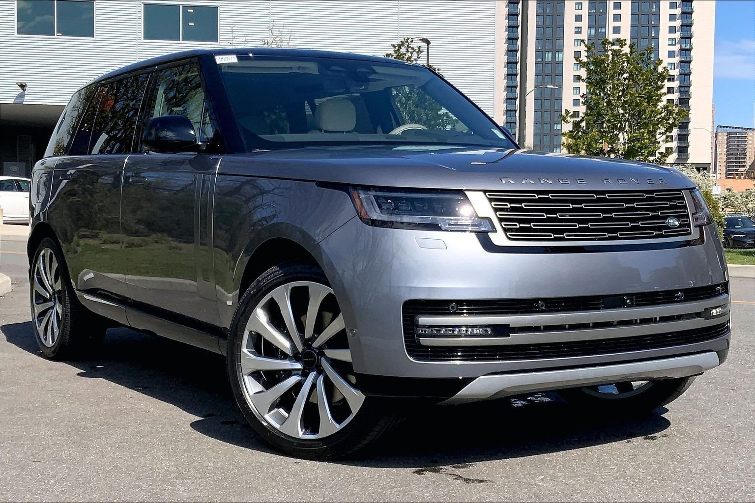 New 2026 Eiger Grey Land Rover SE 7 Seats image 2