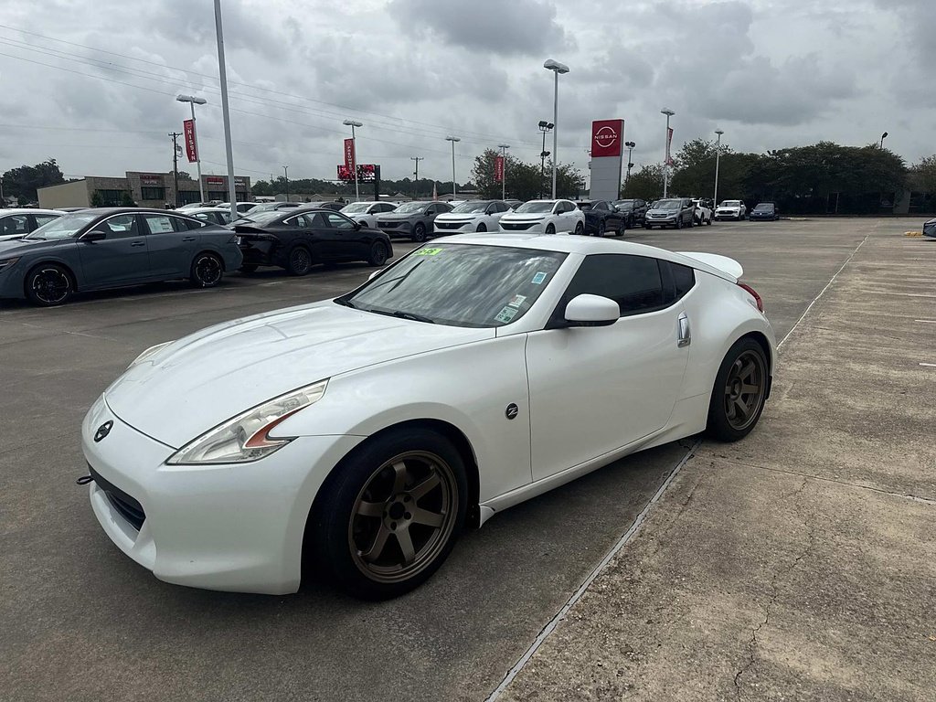 Used 2010 Pearl White Nissan Touring image 3