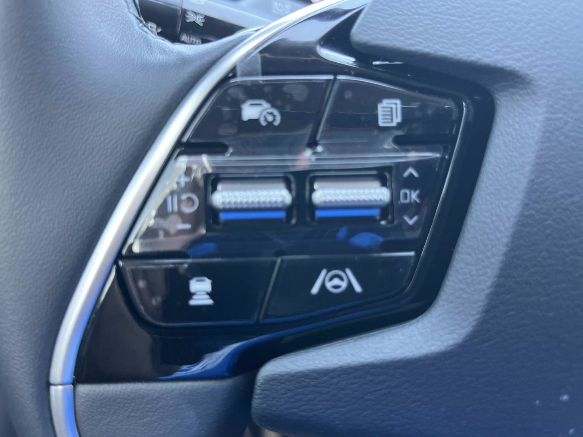 New 2026 Mineral Blue Kia EX image 26
