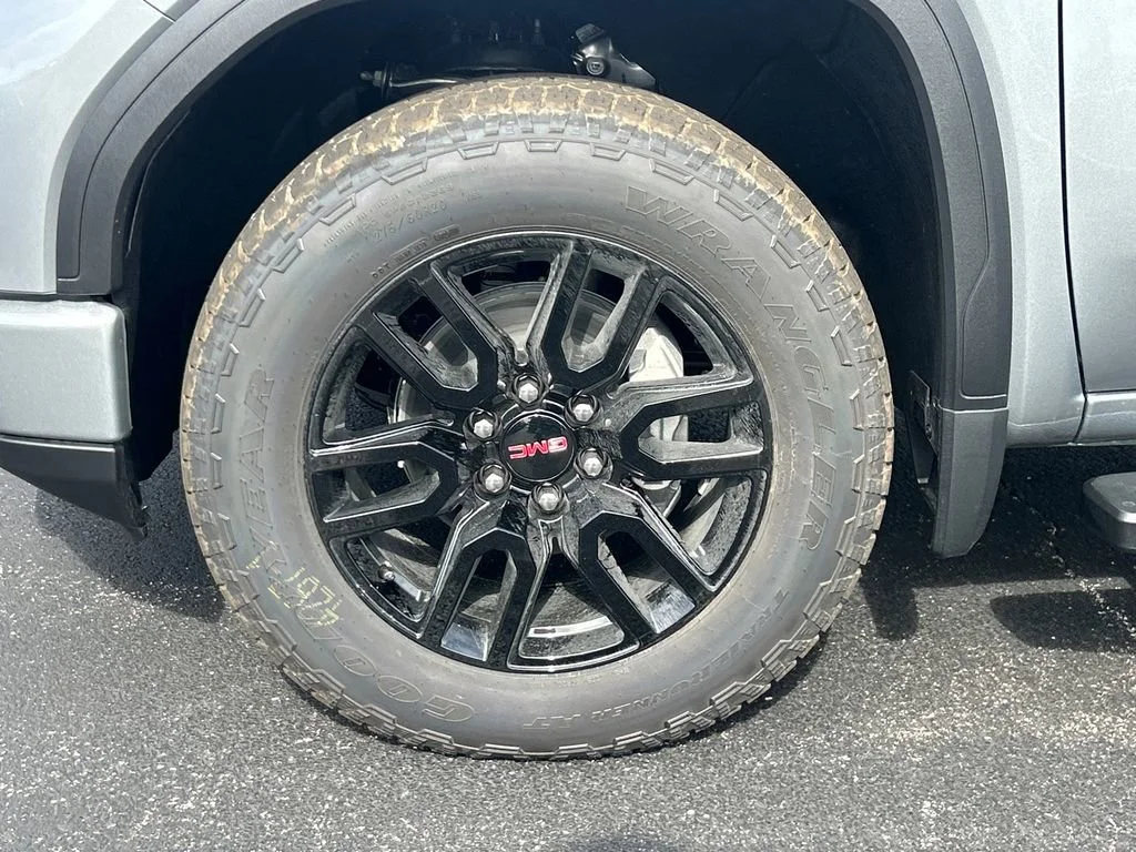 New 2026 Sterling Metallic GMC Elevation image 13