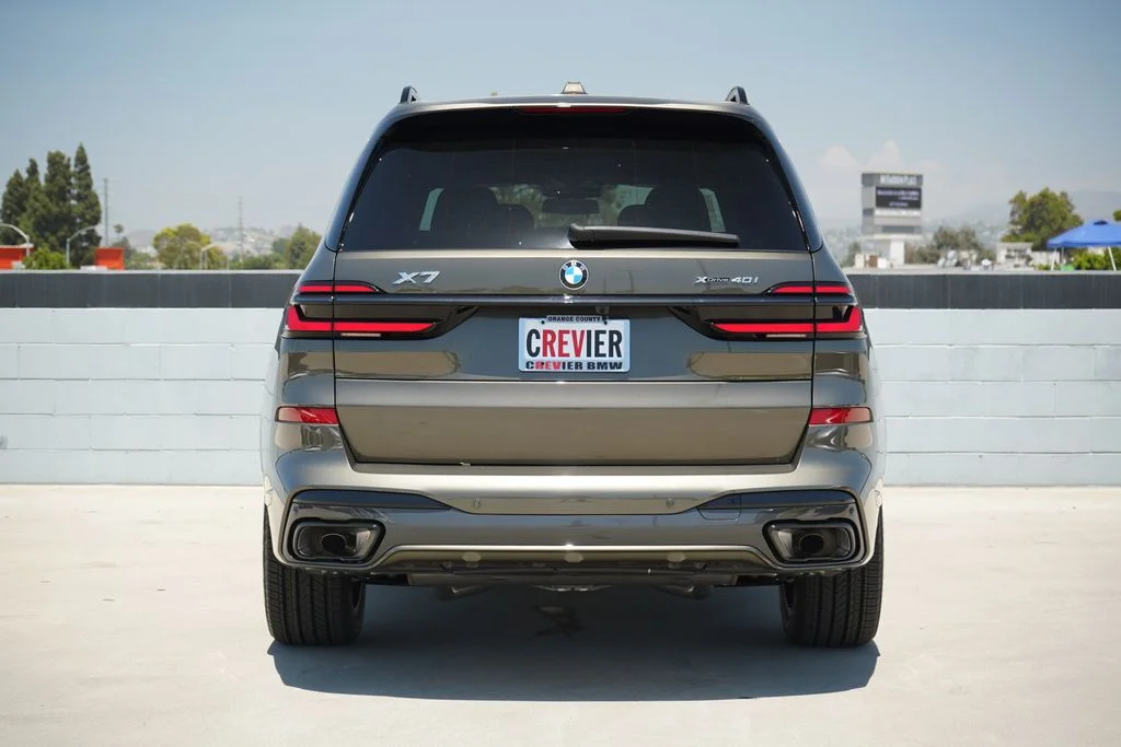 New 2027 Manhattan Green Metallic BMW xDrive40i image 6