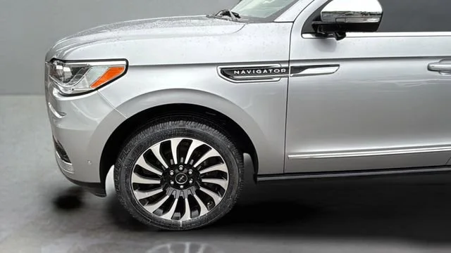 Used 2022 Silver Lincoln Black Label L image 39
