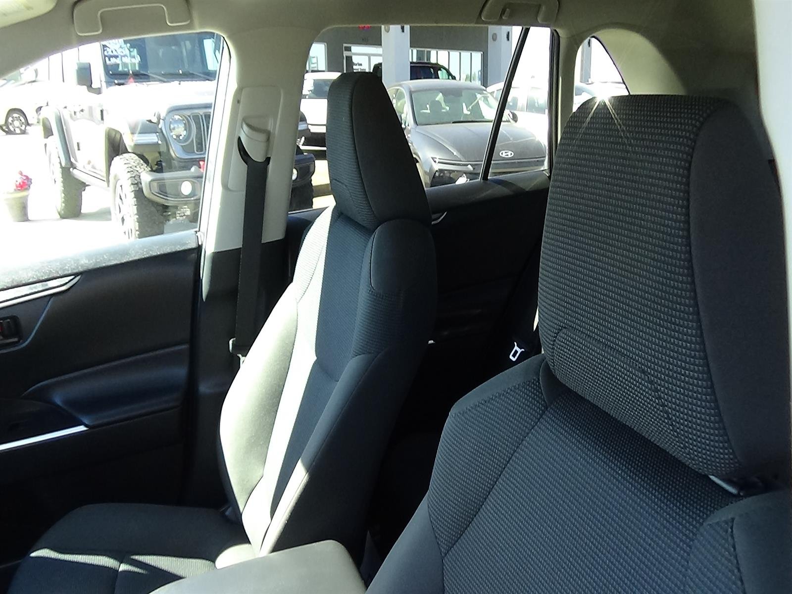 Used 2025 Magnetic Gray Metallic (1g3) Toyota LE image 19