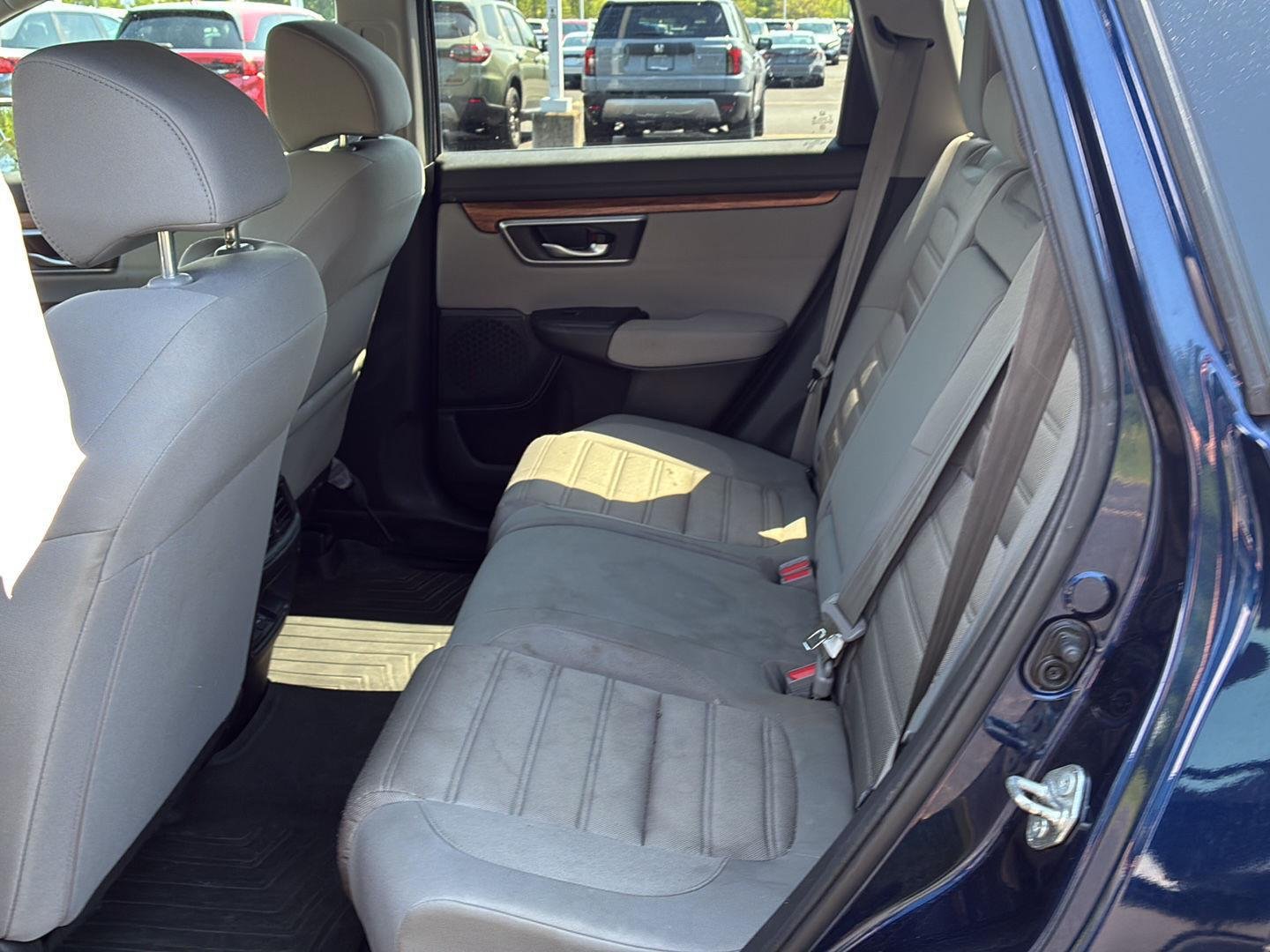 Used 2017  Honda EX image 8
