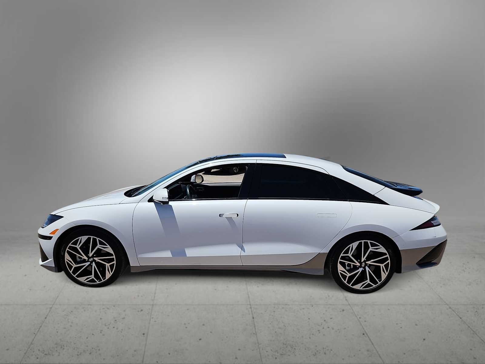 Certified Used 2024 Serenity White Hyundai Limited image 5