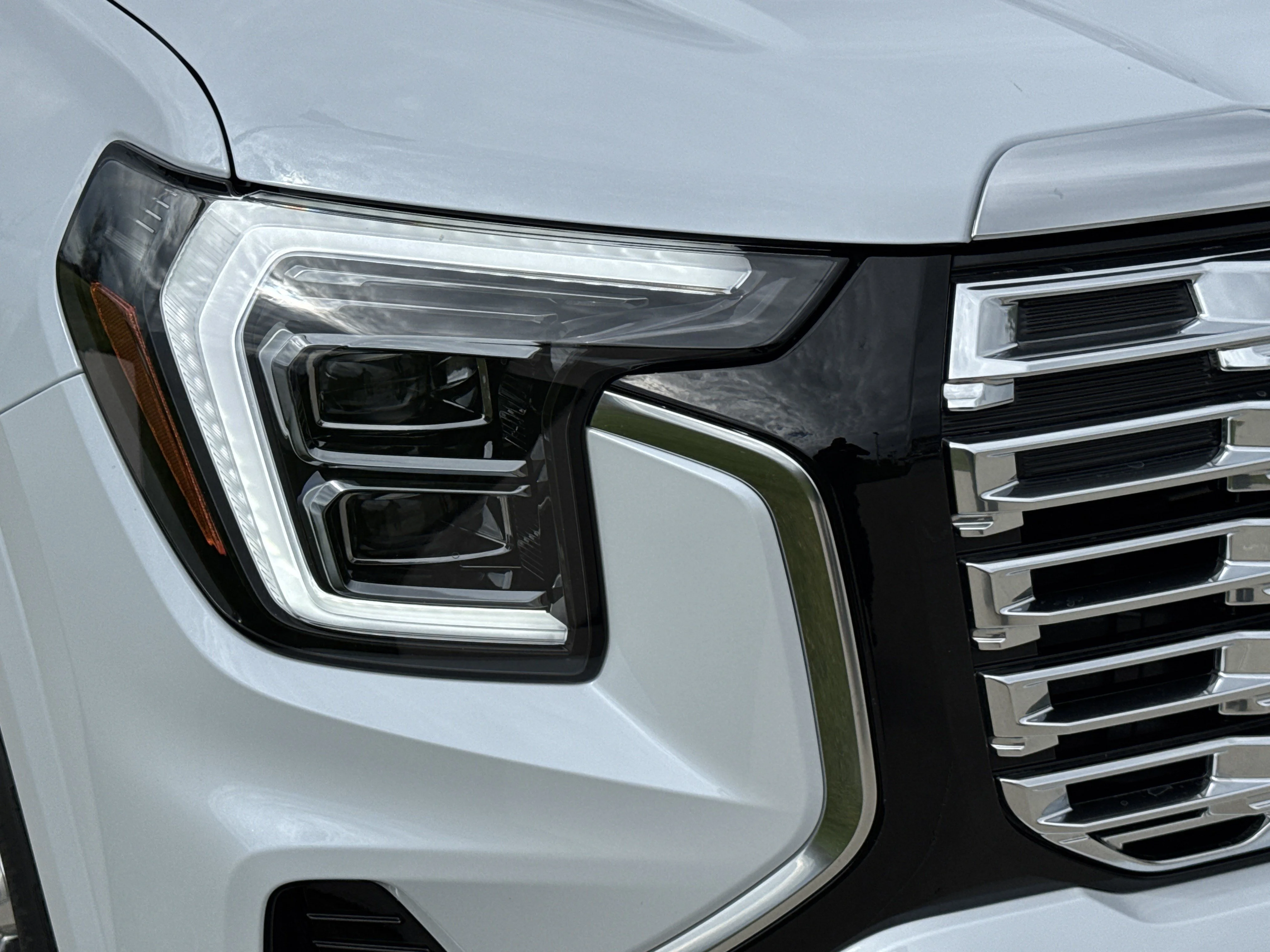 Used 2026 Glacier White Tricoat GMC AWD Denali image 11