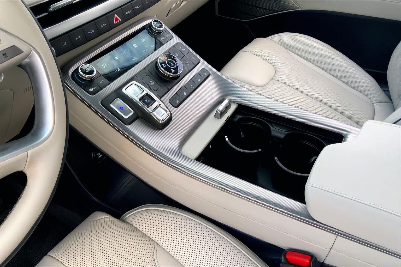 Used 2023 Abyss Black Pearl Hyundai Calligraphy image 17