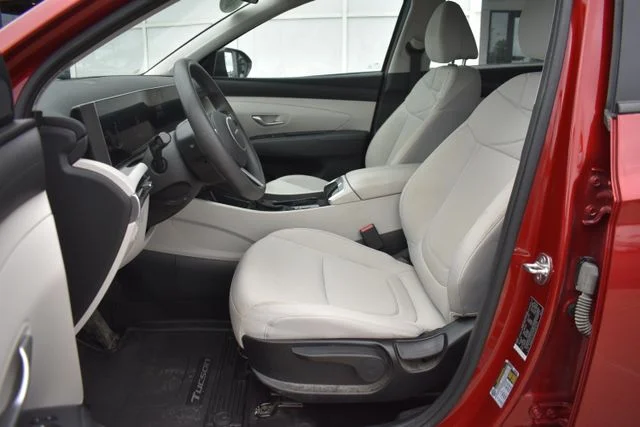Used 2025 Red Hyundai SE image 11