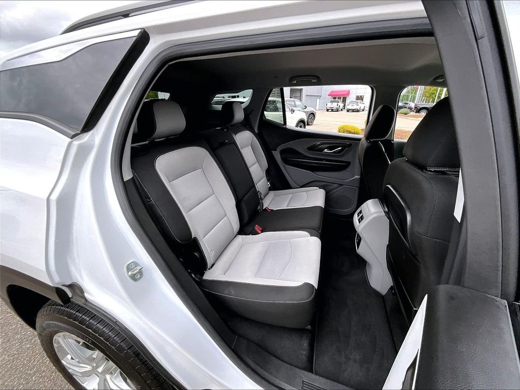 Used 2023 White GMC SLE image 16