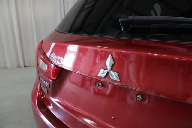 Used 2013  Mitsubishi LE image 28