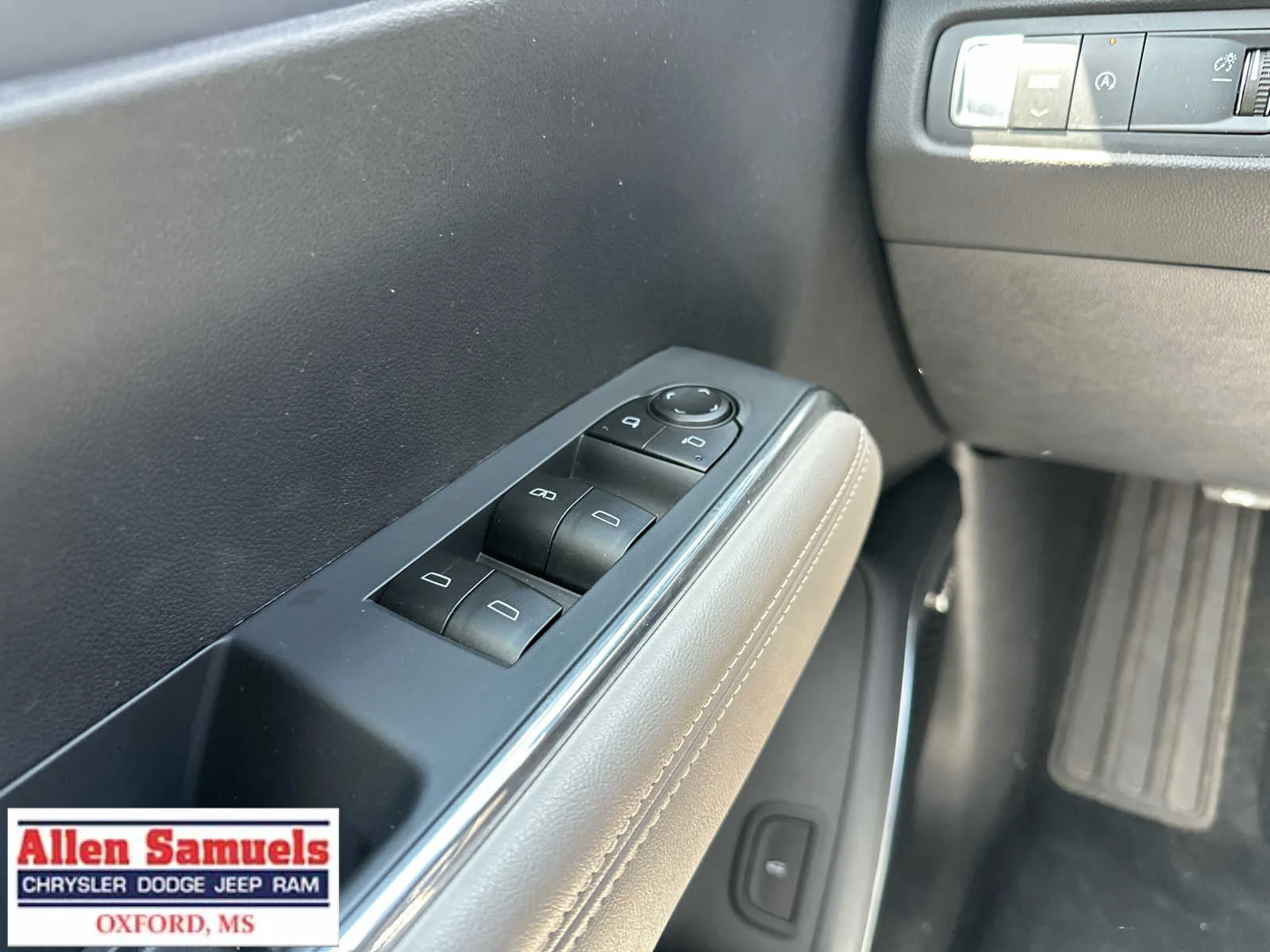Used 2026 Ebony Twilight Metallic GMC FWD Elevation image 18