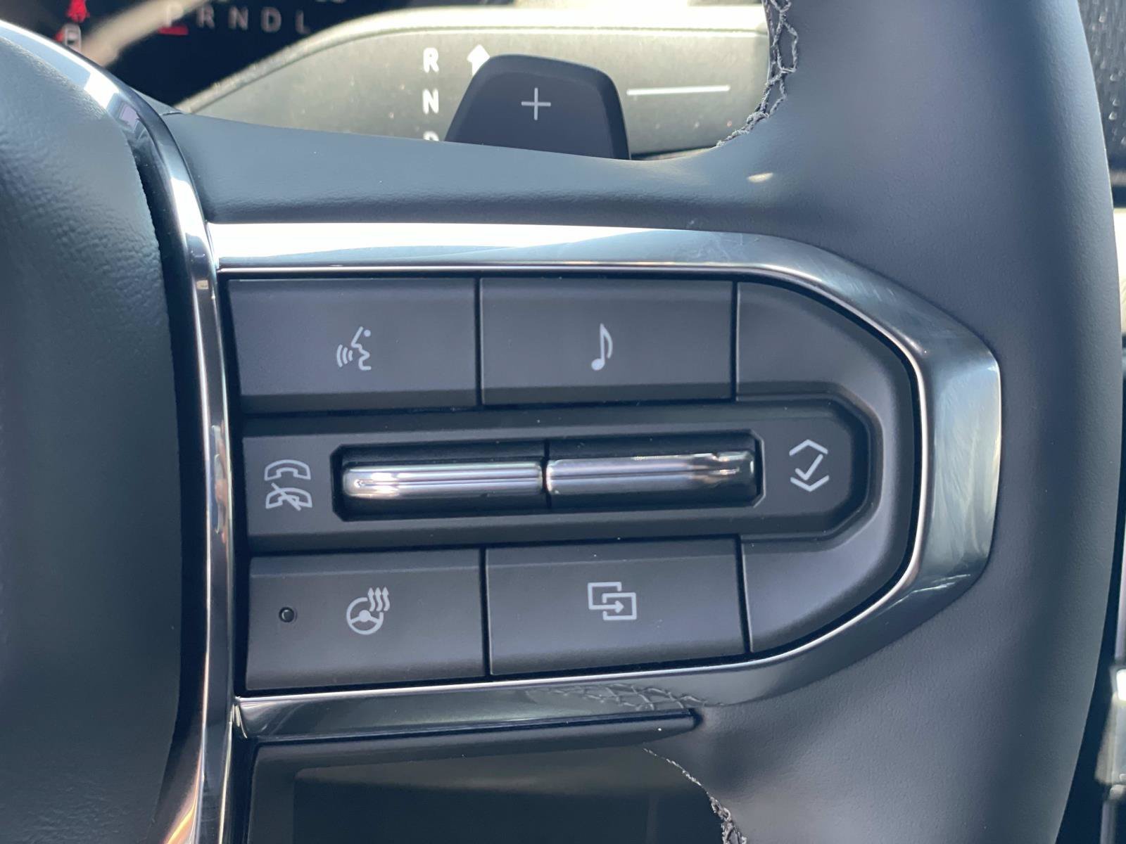New 2026 Sterling Metallic GMC Elevation image 12