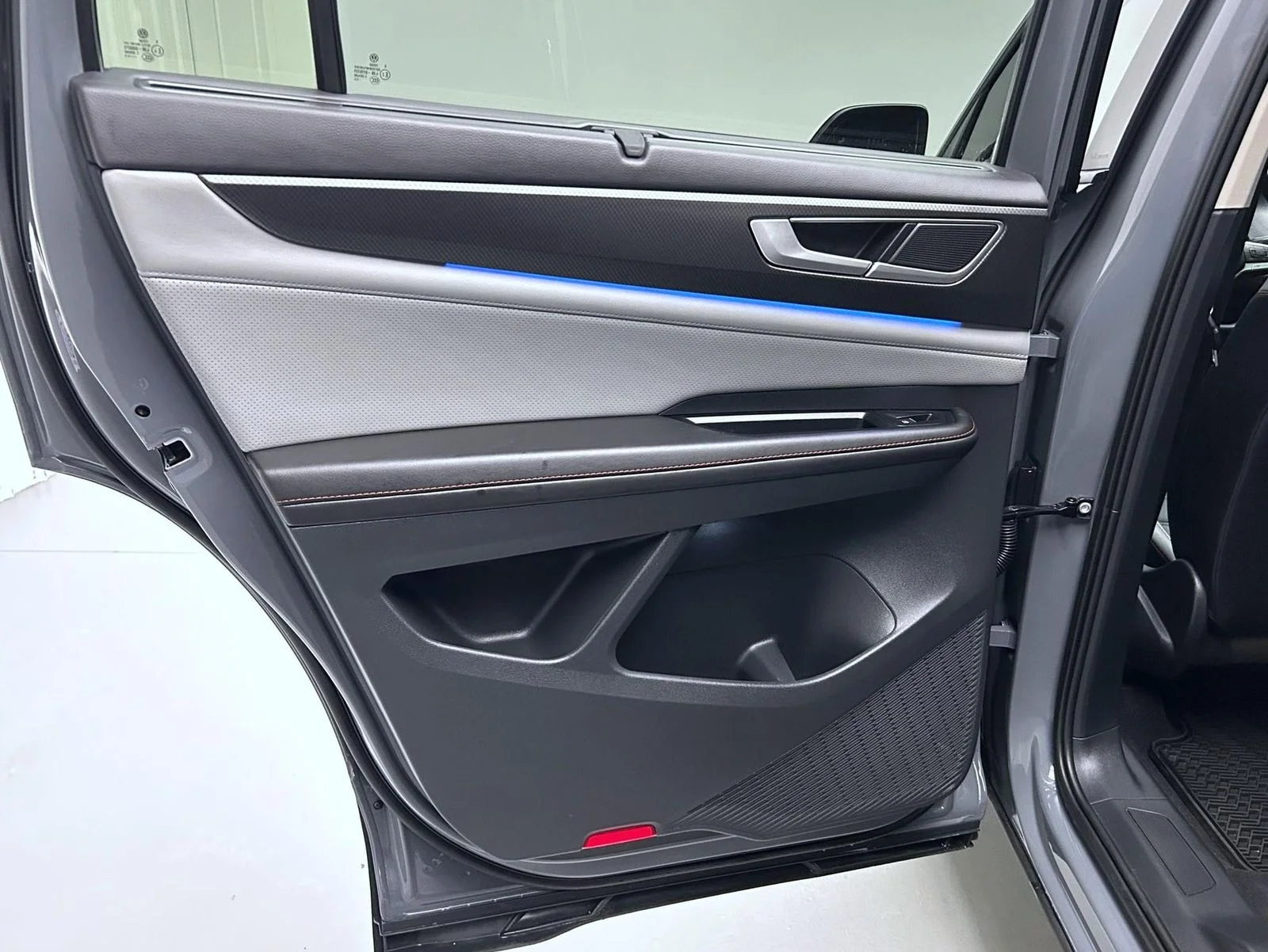 Used 2025 Gray Volkswagen 2.0T Peak Edition image 20