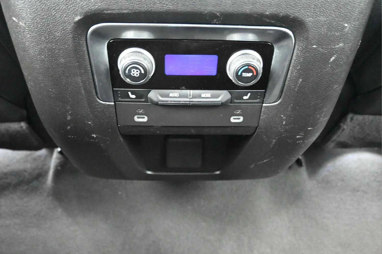 Used 2024 Black Chevrolet Premier image 19