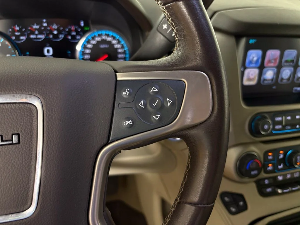 Used 2019 White GMC Denali image 25