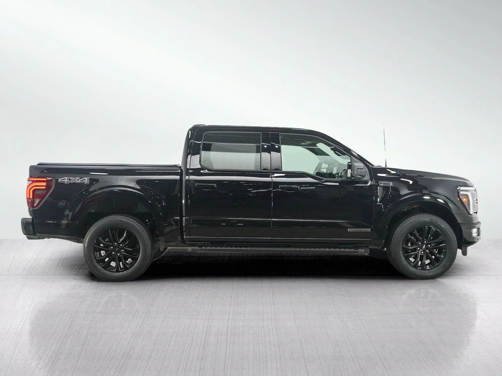 Used 2024 Agate Black Metallic Ford LARIAT image 6