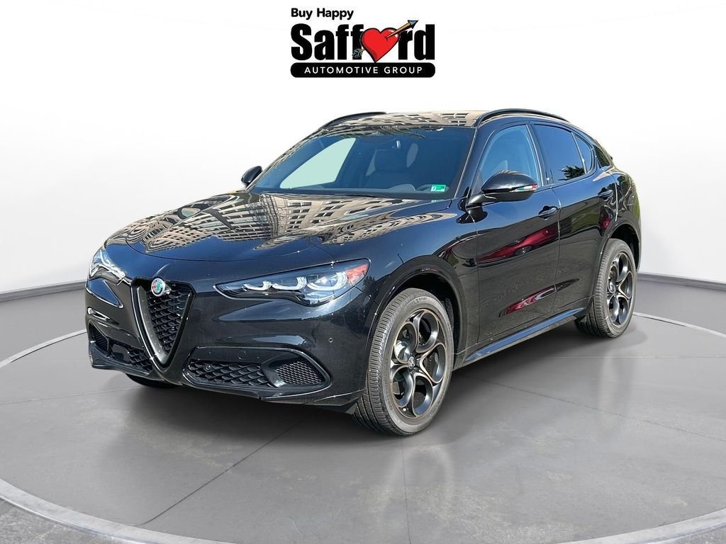 2025 Alfa Romeo Stelvio Intensa