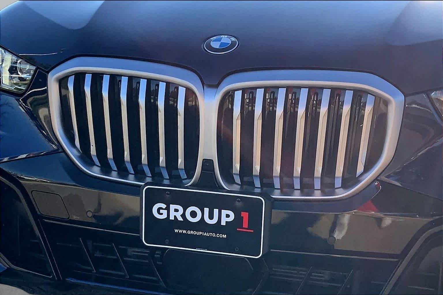 Certified Used 2025 Tanzanite Blue II Metallic BMW xDrive40i image 30