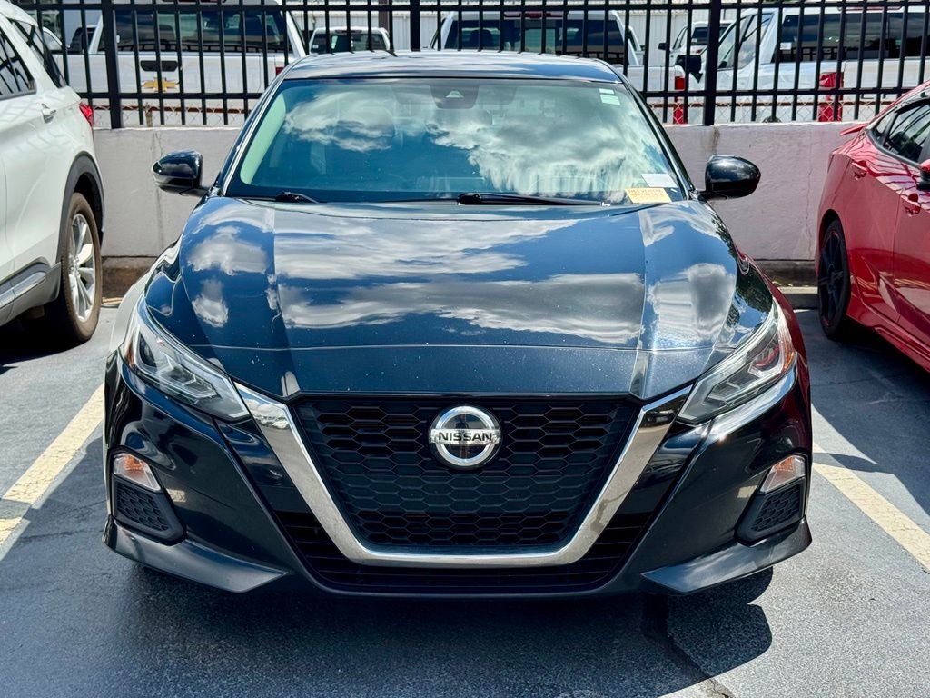 Used 2021 Black Nissan 2.5 SR image 2