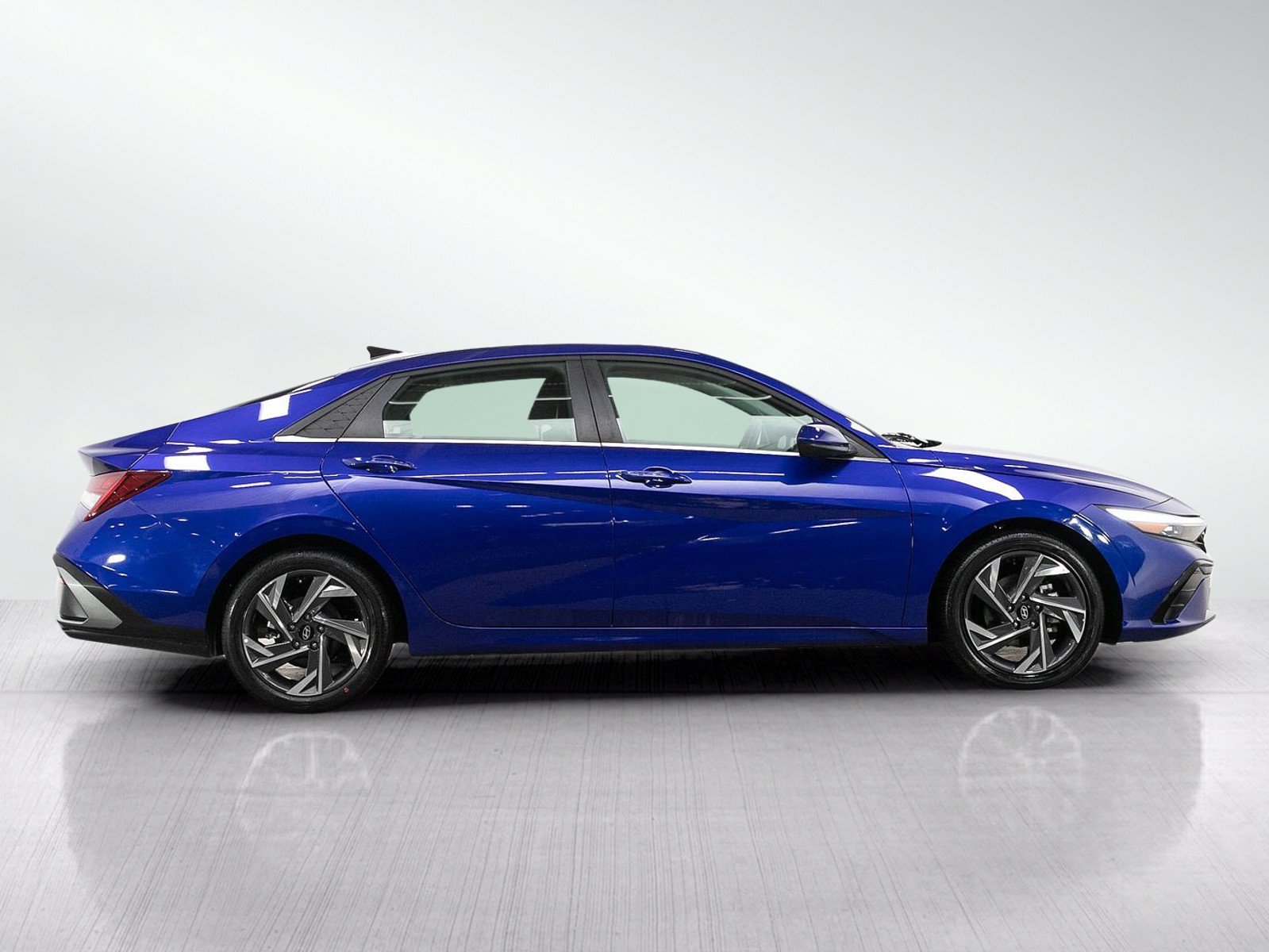 Used 2025 Intense Blue Hyundai SEL Convenience IVT image 7
