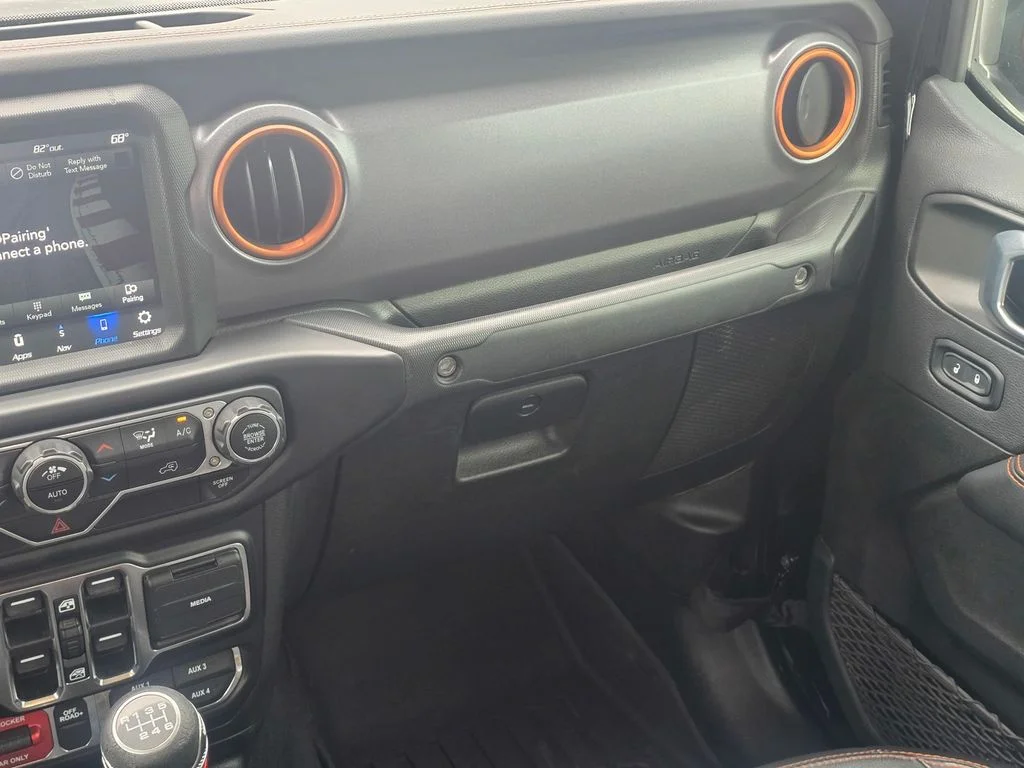 Used 2021 Black Jeep Mojave image 18