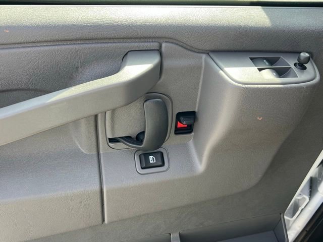 2025 Chevrolet Express Cargo Work Van - Photo 6