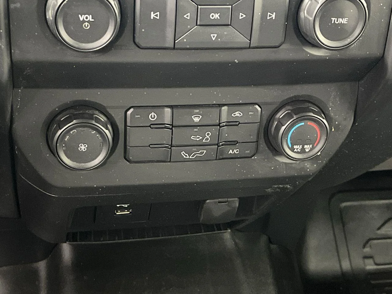 Used 2020 White Ford XL image 16