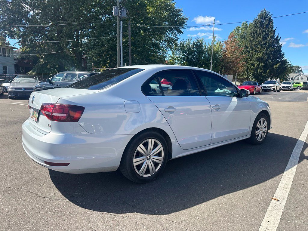 Used 2017 White Volkswagen 1.4T S image 4