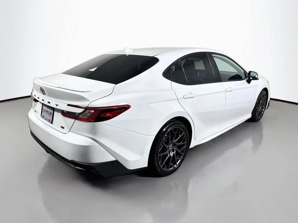 Used 2025 Ice Cap Toyota SE image 7