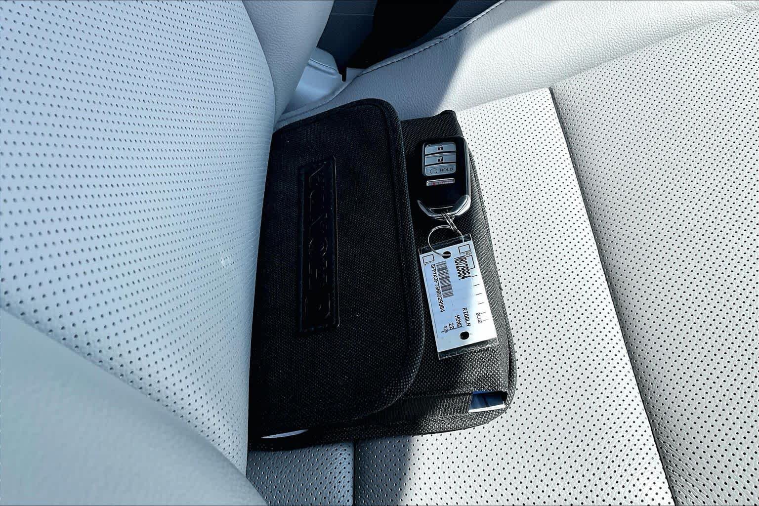 Used 2022 Obsidian Blue Pearl Honda RTL-E image 15