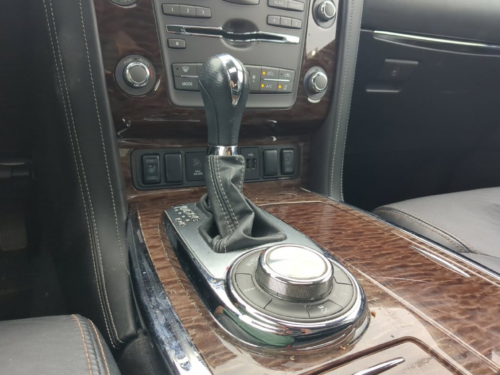 Used 2019 Silver Nissan SL image 14