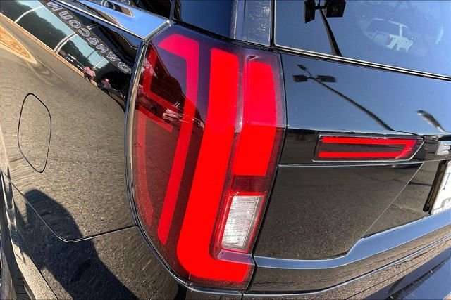 Used 2025 Agate Black Metallic Ford Platinum image 31