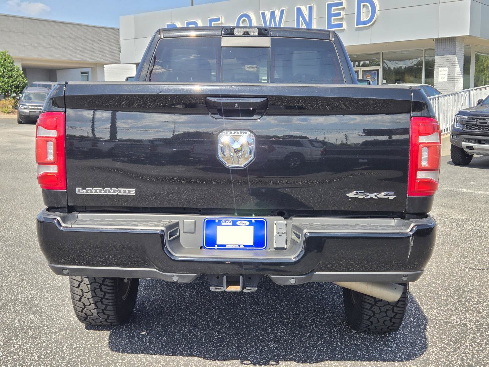 Used 2023 Diamond Black Crystal Pearlcoat Ram Laramie image 9