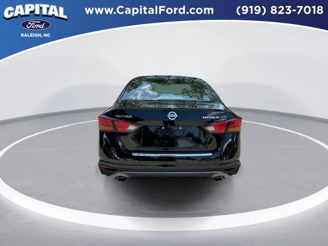 Used 2022 Black Nissan 2.5 SR image 7