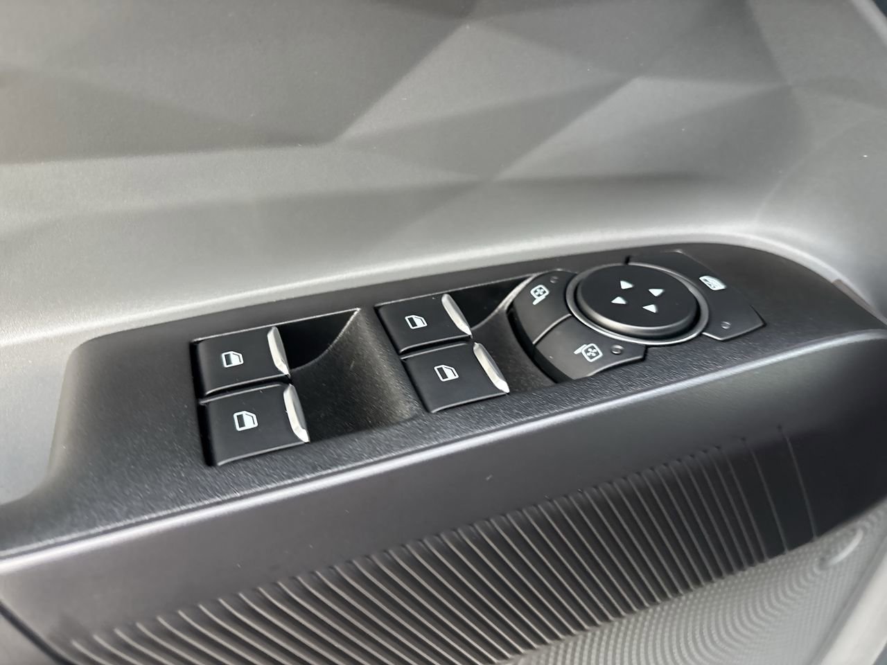 2025 Ford Maverick XLT - Photo 17