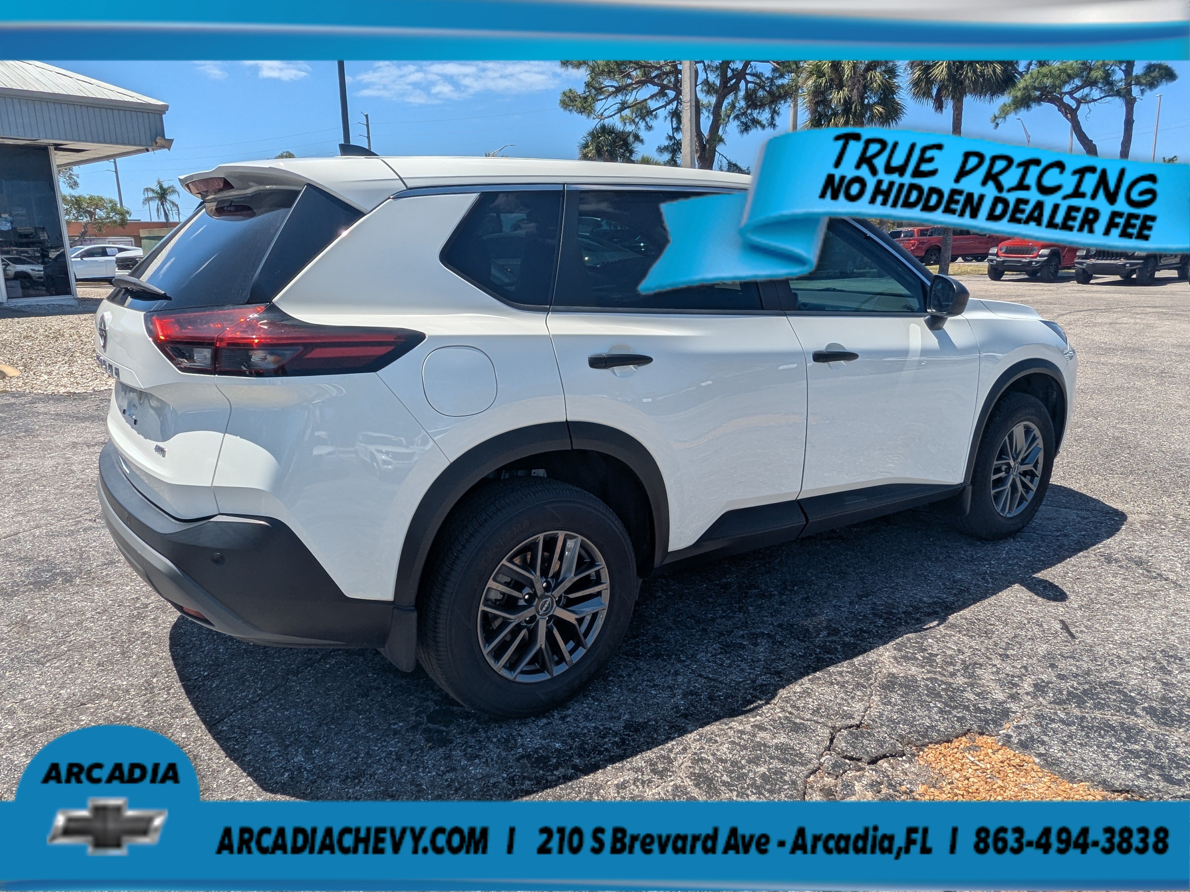 Used 2023 Glacier White Nissan S image 5