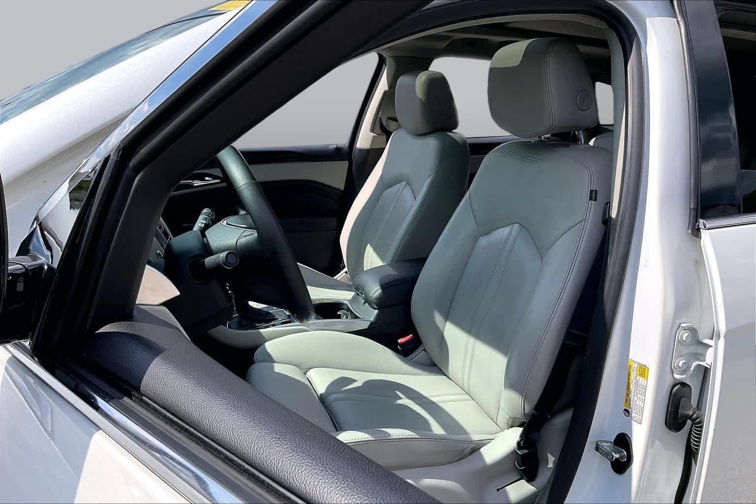 Used 2016 Platinum Ice Tricoat Cadillac Luxury Collection image 8