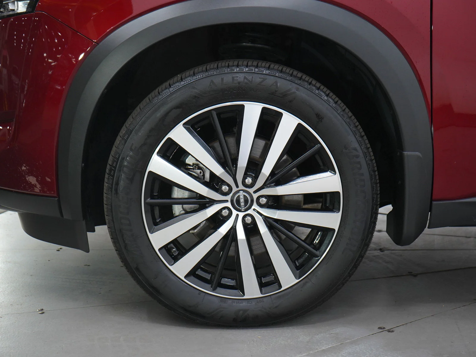 Used 2025 Scarlet Ember Tintcoat Nissan Platinum image 32