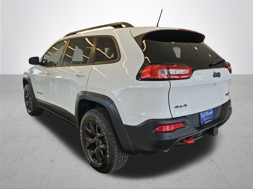 Used 2018 Bright White Clearcoat Jeep Trailhawk image 9