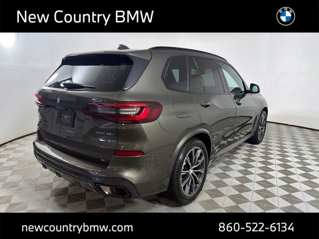 Used 2023 Green BMW xDrive40i image 7