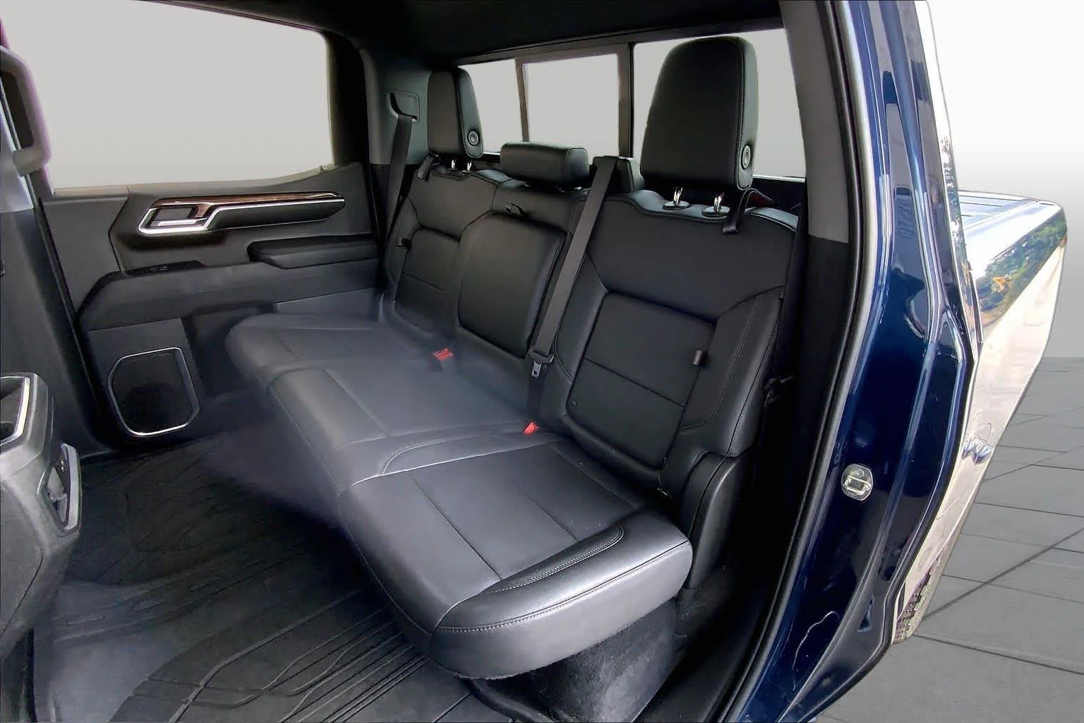Used 2023 Northsky Blue Metallic Chevrolet RST image 21