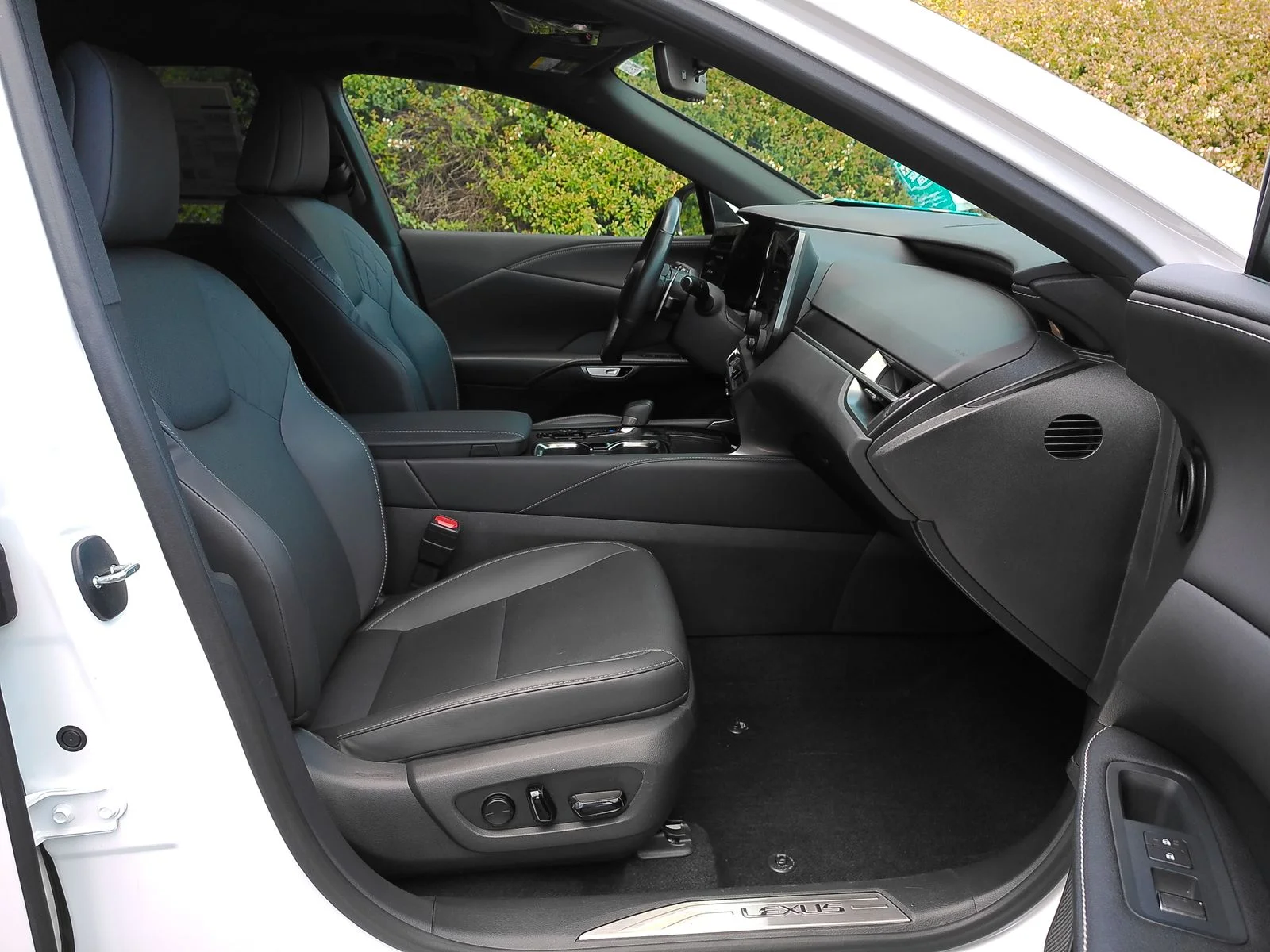 Used 2024 White Lexus 350h Premium image 38