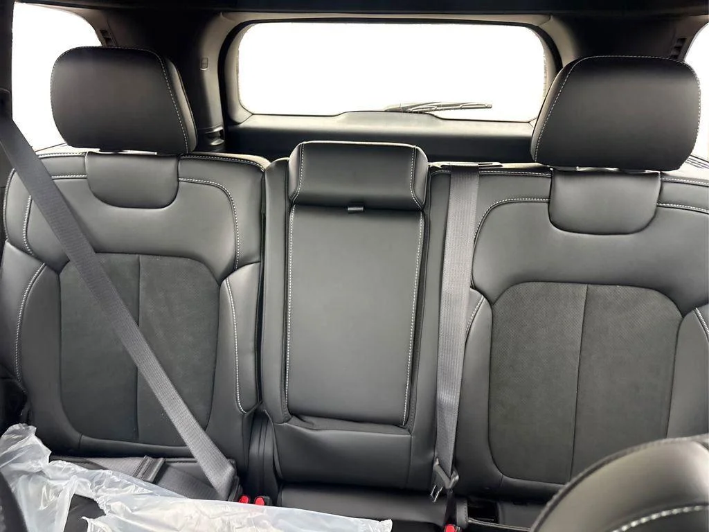 New 2026 Velvet Red Pearlcoat Jeep Laredo Altitude image 17