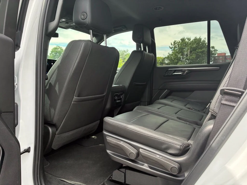 Used 2025 Summit White Chevrolet LT image 190