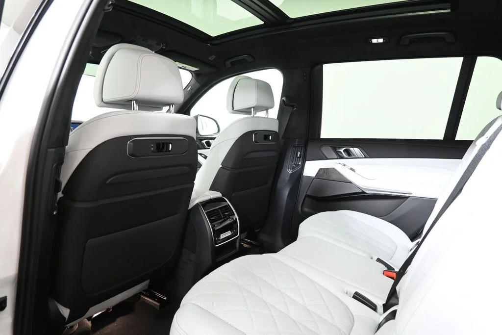 New 2027 White BMW xDrive40i image 32