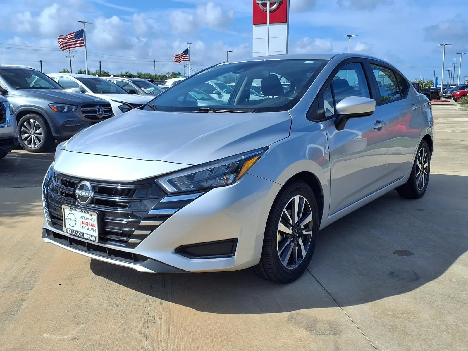 2025 Nissan Versa Sedan SV - Photo 3
