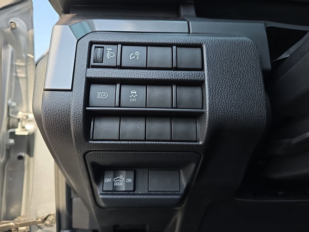 2025 Toyota Tacoma SR5 - Photo 26