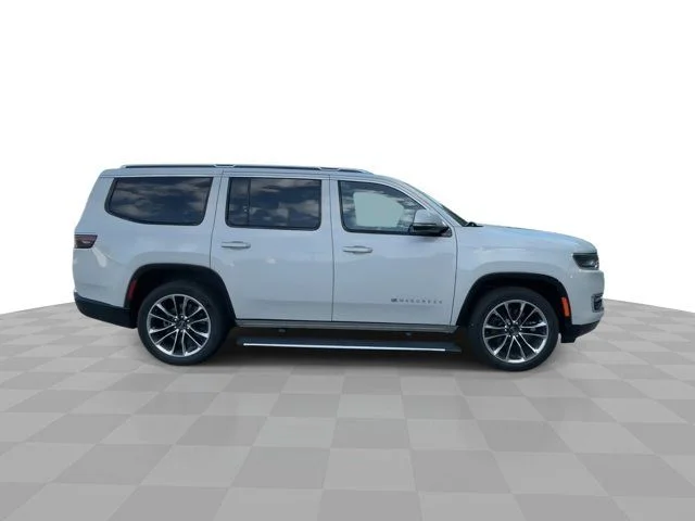 Used 2022 White Jeep Series III image 9