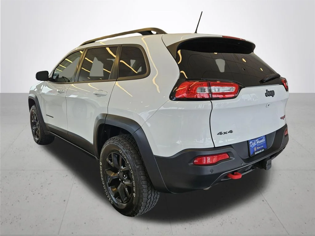 Used 2018 White Jeep Trailhawk image 9